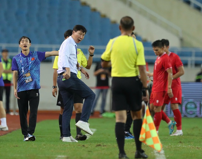 Chuyên gia Đoàn Minh Xương: “Đội tuyển Việt Nam cần có thay đổi về con người, lối chơi…” - Ảnh 1.