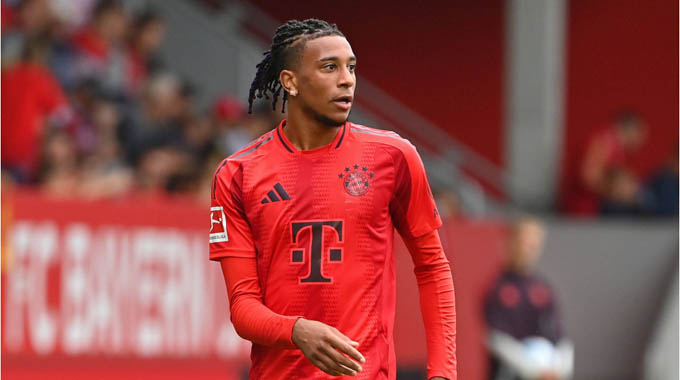 1. Michael Olise (Bayern Munich): Bây giờ, Crystal Palace có thể thấy tiếc khi chỉ yêu cầu mức phí 53 triệu euro mà Bayern Munich đã trả để chiêu mộ cầu thủ Olise. Sau 9 trận đấu, Olise đã ghi được 6 bàn thắng và có 3 pha kiến tạo, trở thành cầu thủ quan trọng thứ hai trên hàng công của Bayern, chỉ sau Harry Kane. BLĐ Bayern rất hài lòng với màn trình diễn của Olise. Giám đốc thể thao Max Eberl nhận định rằng anh có tiềm năng trở thành một Arjen Robben mới của đội bóng xứ Bavaria. 